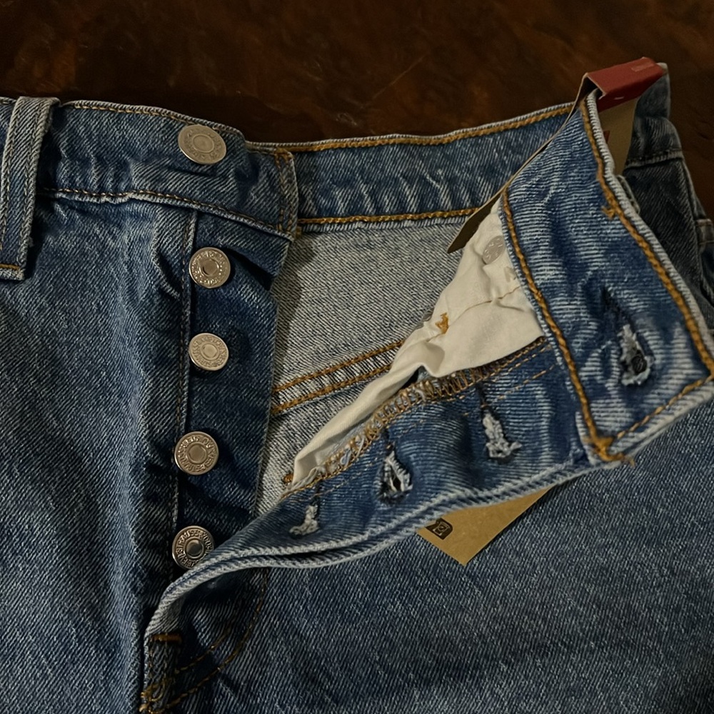 LEVI'S 501 Women's Shorts High Rise Buttoned Fly Distressed Mid Wash M - Picture 7 of 12